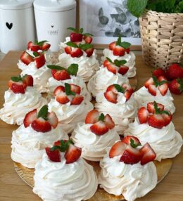 Najchutnejšie chrumkavé Mini Pavlovky – Recept
